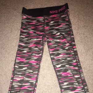 Nike Pro Capri Leggings